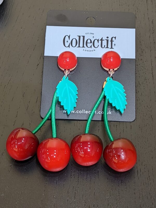 Vintage Berries Earrings by Collectif